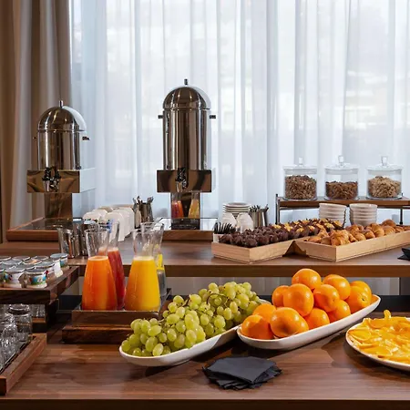 Doubletree By Hilton מלון