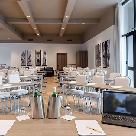 מלון Doubletree By Hilton ברשה