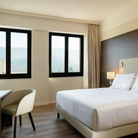 Doubletree By Hilton מלון ברשה
